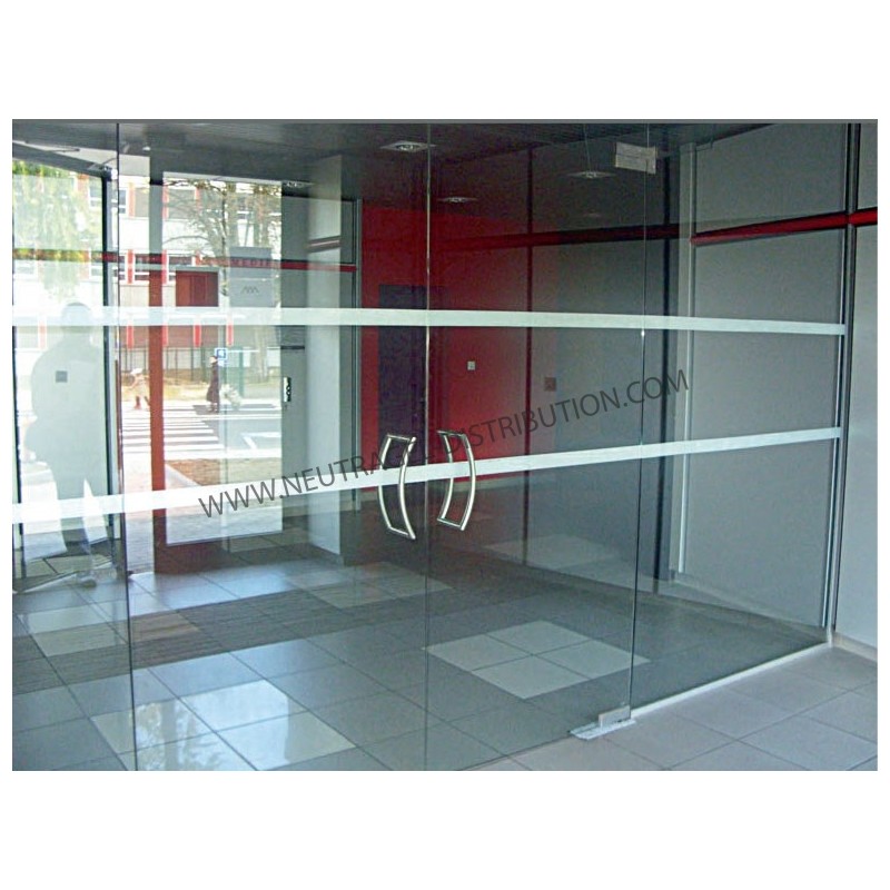 Bande de marquage orange photoluminescente pour surfaces vitrées